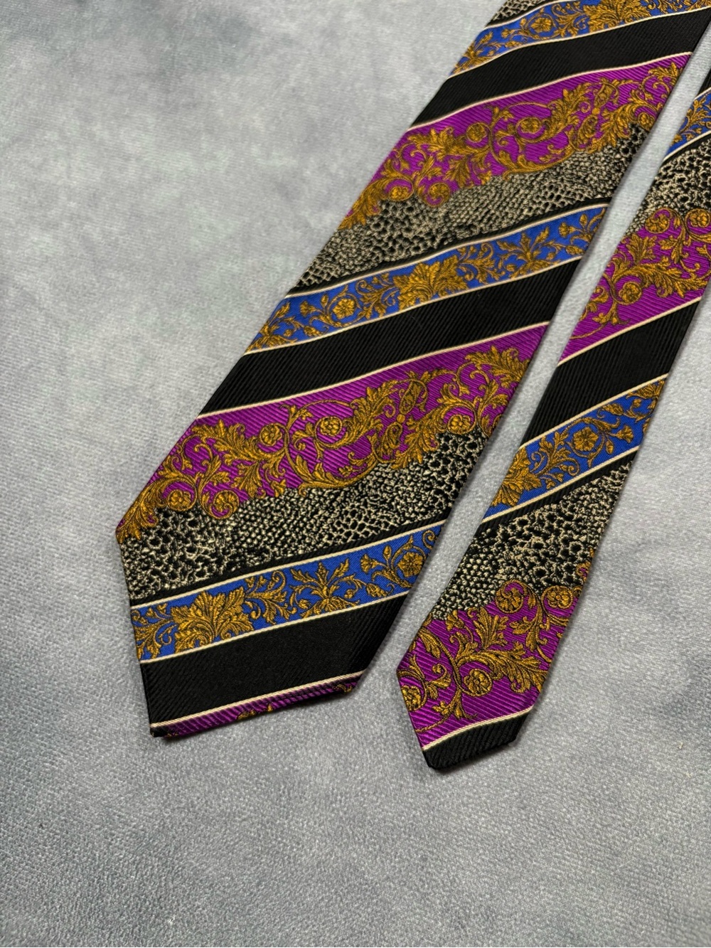 RARE VERSACE VERSUS Vintage 90s Baroque Luxury Paisley Italian Silk Tie